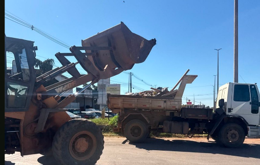 Descarte irregular de entulho permanece na cidade Estrutural