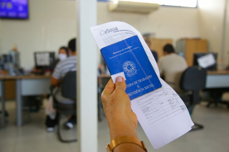 Agências do Trabalhador oferecem 861 vagas de emprego no DF nesta quarta-feira (29)