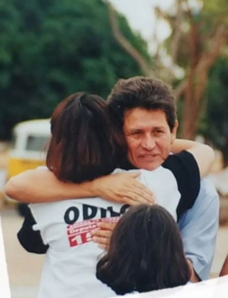 Emocionado, Gustavo Aires relembra legado do pai após depoimentos marcantes de moradores