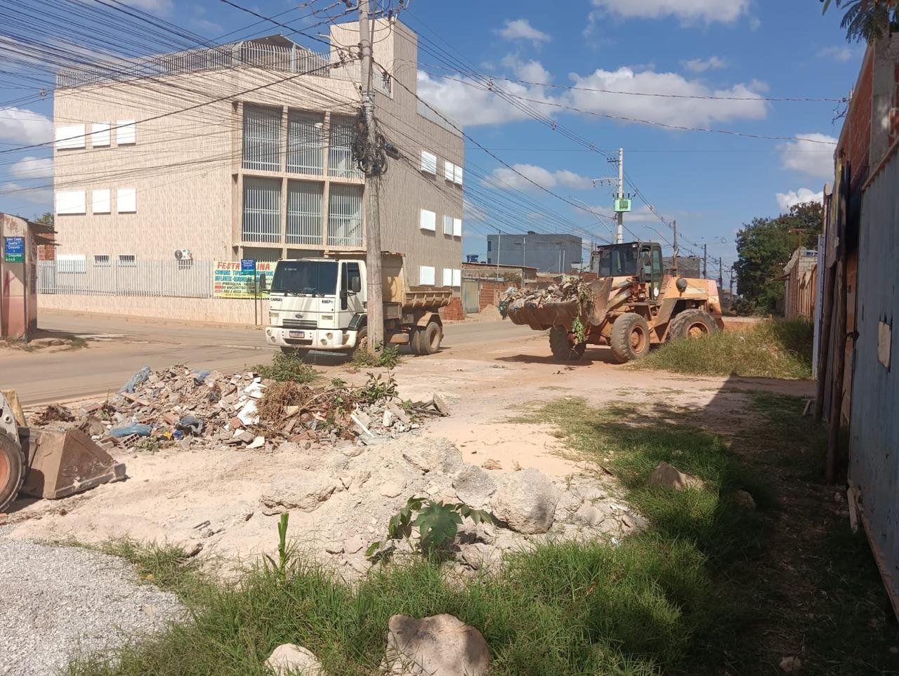 Administração Regional intensifica retirada de lixo e entulho e reforça limpeza na Cidade Estrutural