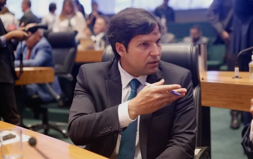 Deputado Róberio Negreiros destaca Lei do Colar de Girassol e reforça defesa da inclusão no Distrito Federal