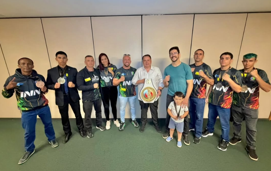 Deputado Julio Cesar homenageia atletas do DF por conquistas na Copa Pan-Americana de Kickboxing