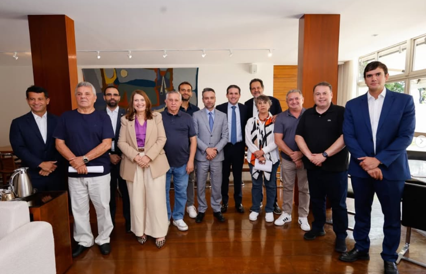 Deputado Julio Cesar participa de reunião com Hugo Motta para discutir a defesa do Fundo Constitucional do DF