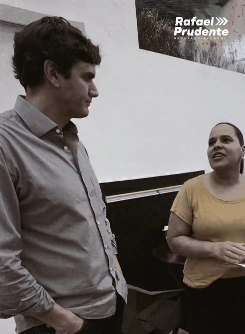 Rafael Prudente destaca história de superação de mulher que encontrou no Renova-DF uma oportunidade de recomeçar